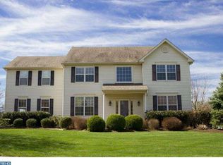 25 Crescent Ln, Royersford, PA 19468
