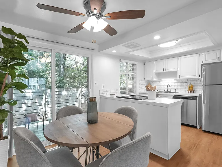Carnaby Village Townhomes — Photo 9