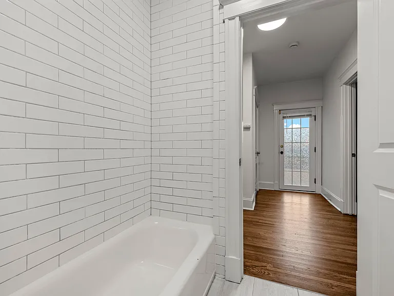 5744 Pershing Ave #1E — Photo 14