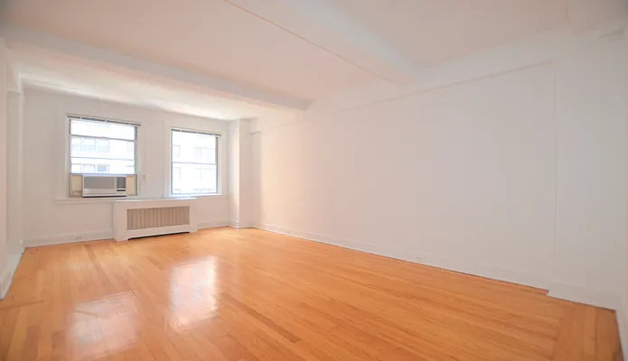 Rented by Manhattan Realty Group | media 6