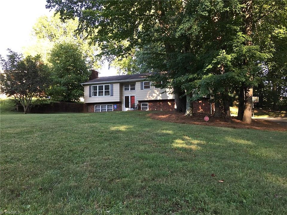 1st image of 2650 Wessex Rd