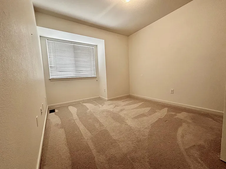 111 Rowena Pl — Photo 11