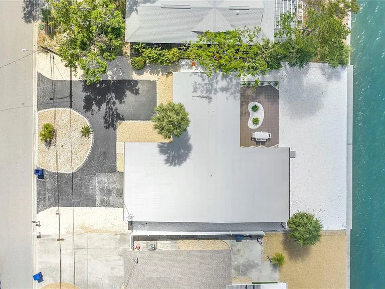 7100 S Shore Dr S — Photo 34