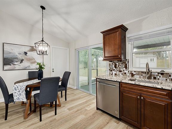 4th image of 7216 Whist Way