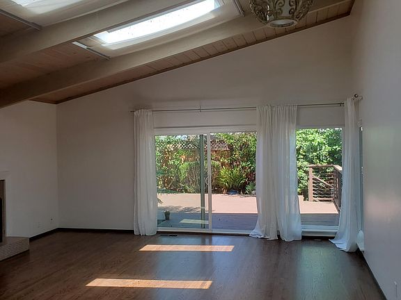 5th image of 3404 Lodge Dr
