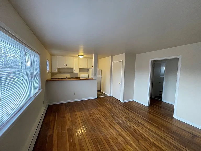 50 - SAXONY COURT APARTMENTS — Photo 11
