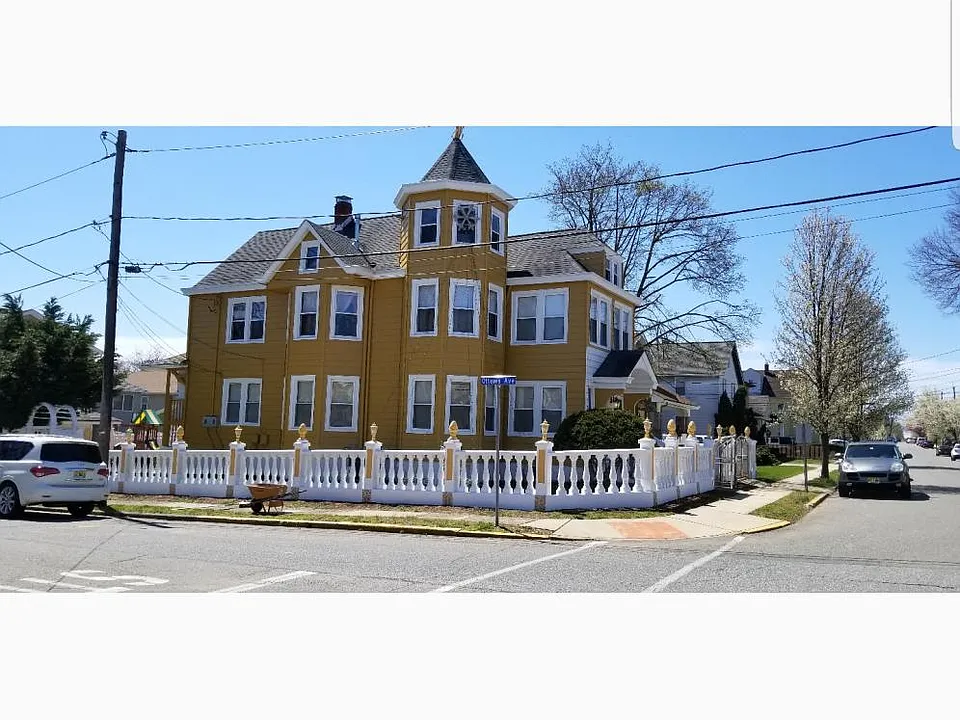 61 Grove St #1