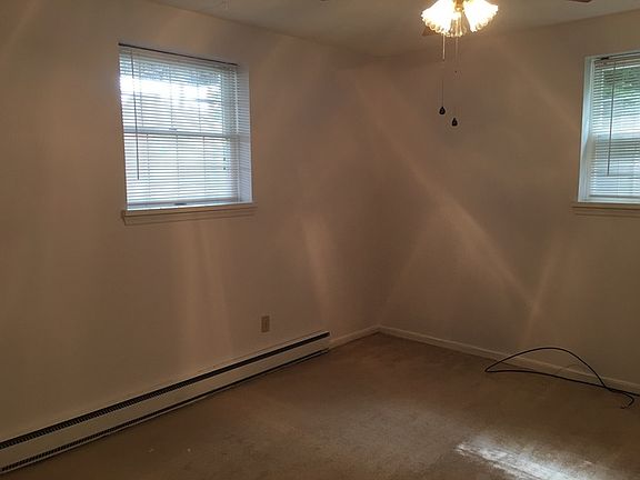 5th image of 131 Berwick Dr APT M