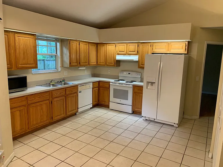 10617 SW 55th Pl — Photo 7