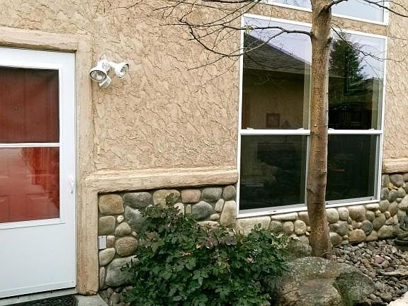 4th image of 151 Pond Ave