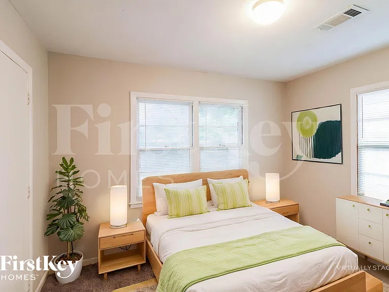 1108 W Camp Cir — Photo 11
