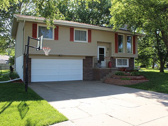 3rd image of 10511 N 137th St