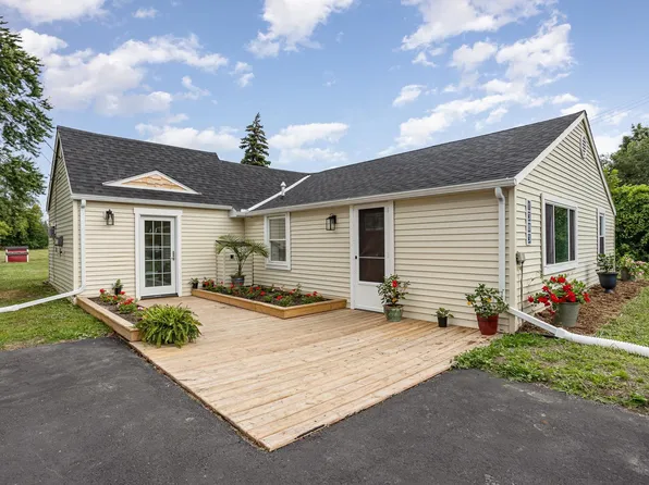 1303 McGraw St, Bay City, MI 48708