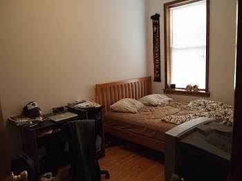 2nd image of 1332 W Nelson St #3