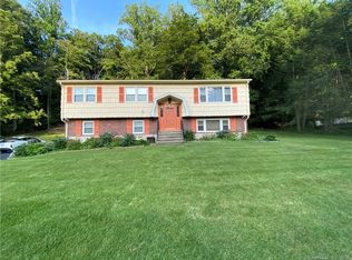 123 Thoreau Dr, Shelton, CT 06484
