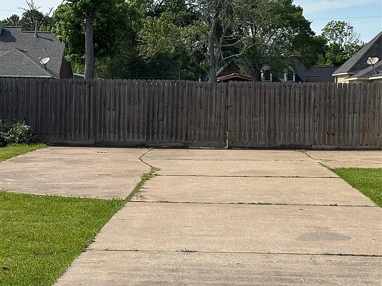 211 Oaks Grande Rd — Photo 18