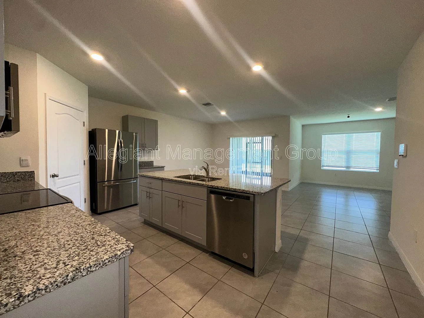 4 bed, 2.0 bath, 1846 sqft, $2,199 — Photo 2