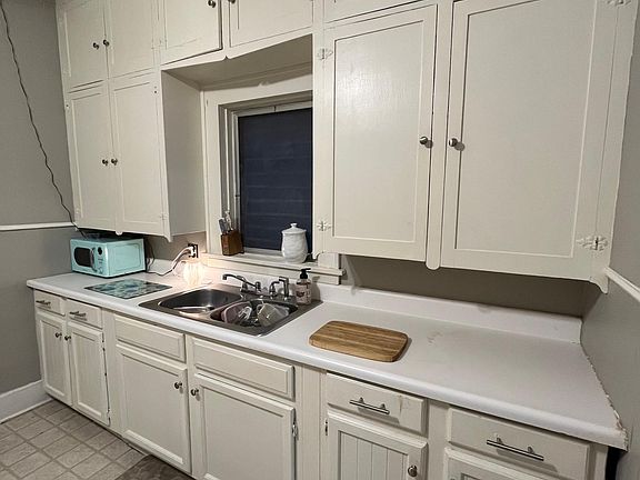 5th image of 1035 Brown Ave