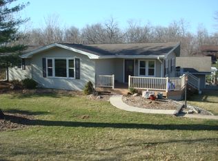 914 Sunset Ave, Pella, IA 50219