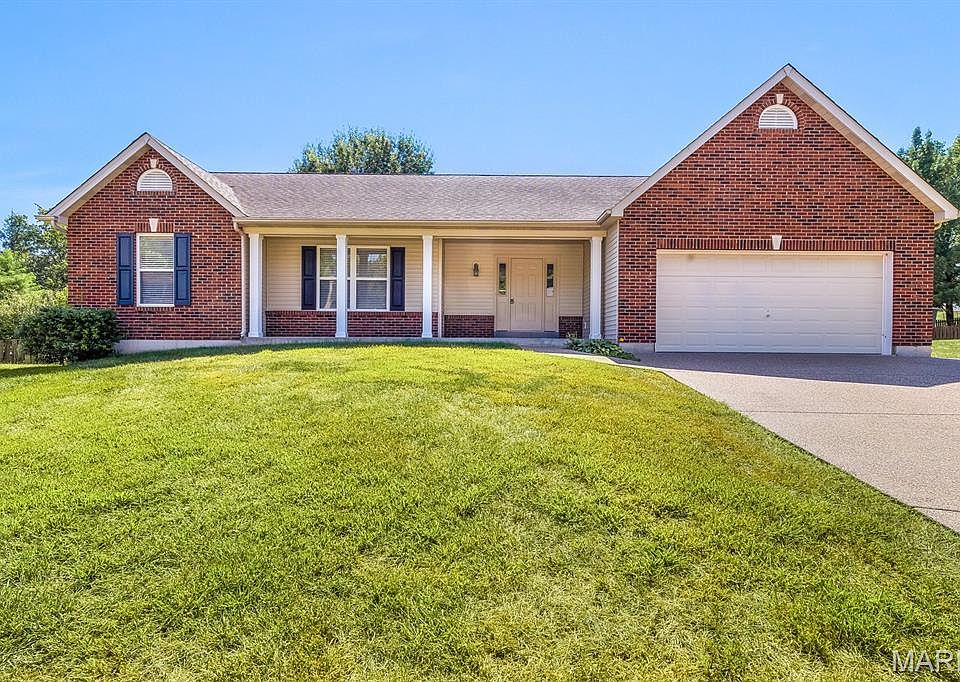 1st image of 882 Sara Beth Ct