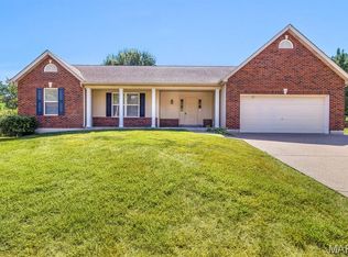 882 Sara Beth Ct, Saint Peters, MO 63376