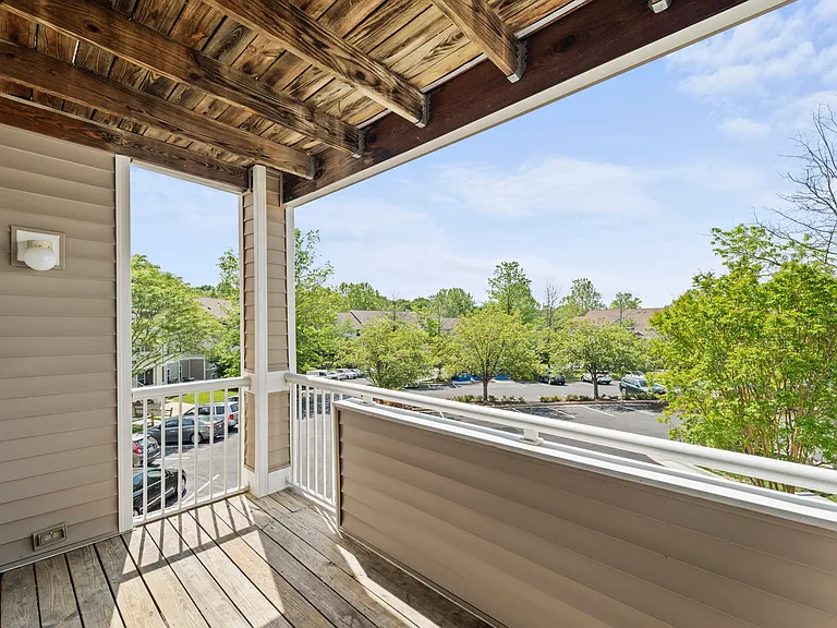 Lee Overlook Apartments — Photo 9
