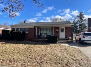 8340 Kinmore St, Dearborn Heights, MI 48127