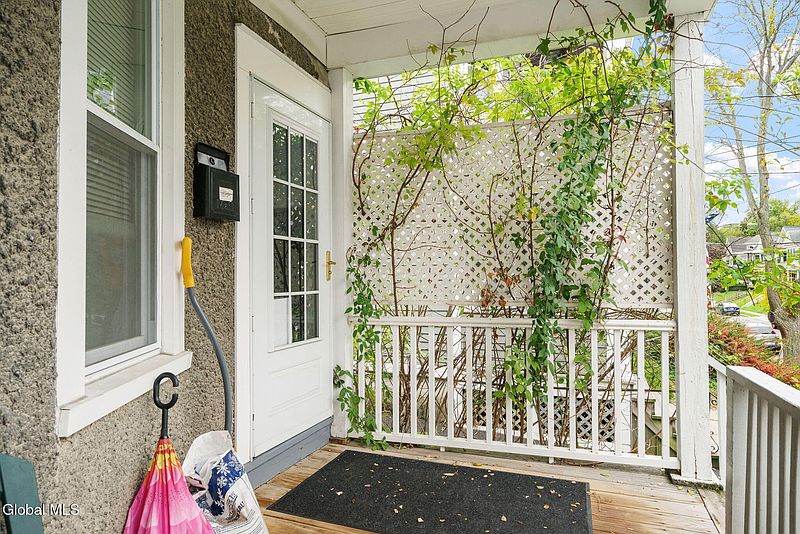 4th image of 687 Myrtle Avenue
