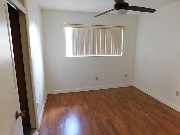 4th image of 10641 NW 19th Place