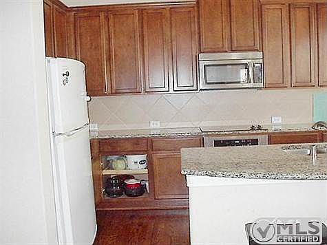 3rd image of 2464 Embleton Dr