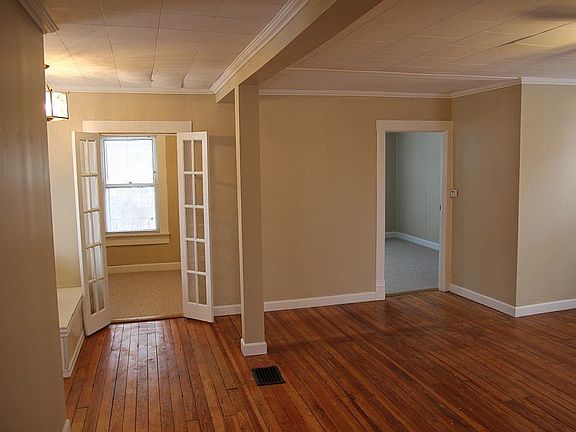 4th image of 6758 W Park Ave