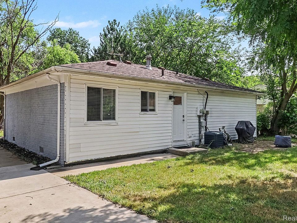 16042 Lauren St, photo 22