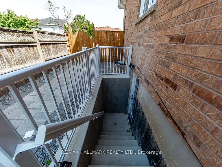 114 Medland Ave — Photo 5
