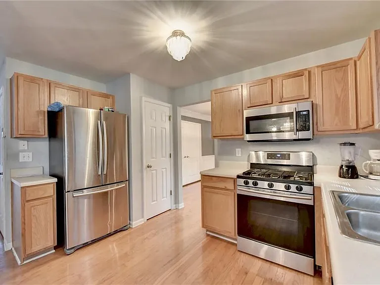 5064 Michael Jay St — Photo 5