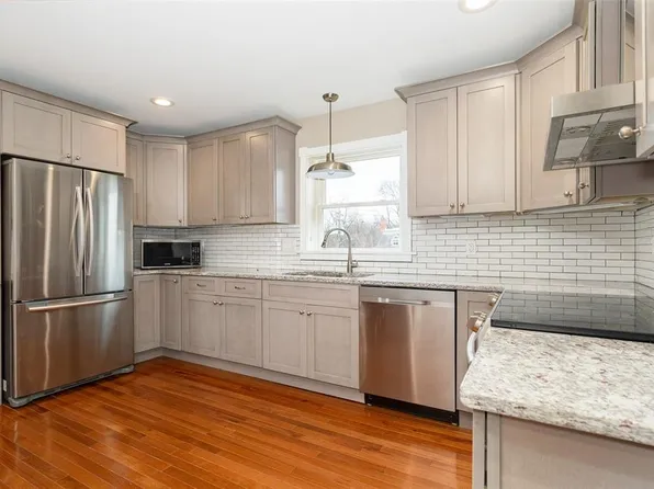 204 Mill St #1, Poughkeepsie, NY 12601