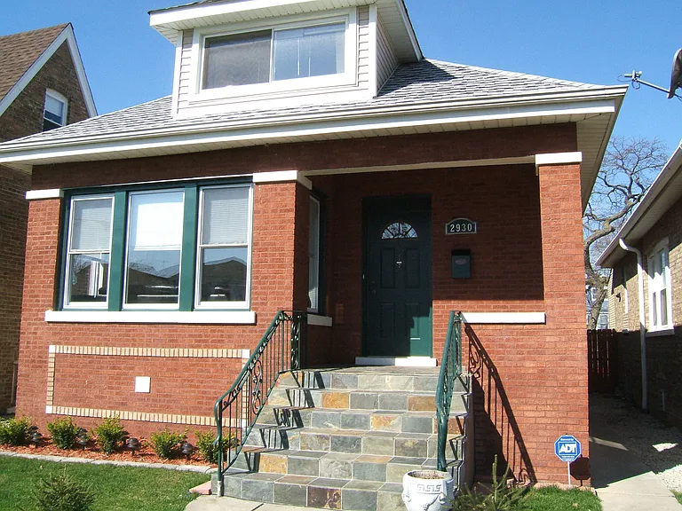 2930 N Melvina Ave — Photo 4