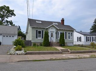 45 Grosvenor Ave, Pawtucket, RI 02860