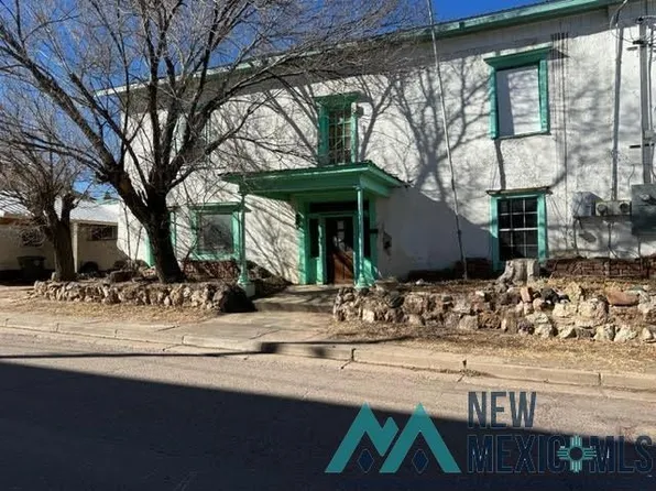 426 Valencia St, Las Vegas, NM 87701