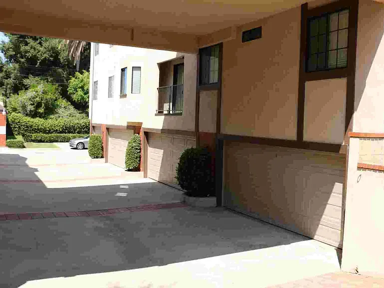 129 S Encinitas Ave #F — Photo 27
