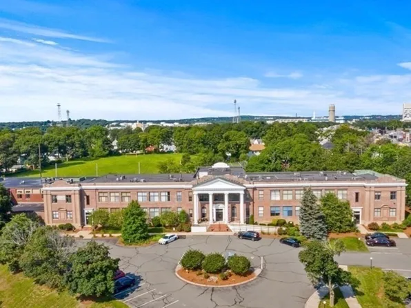 90 Sea St APT 132, Weymouth, MA 02191