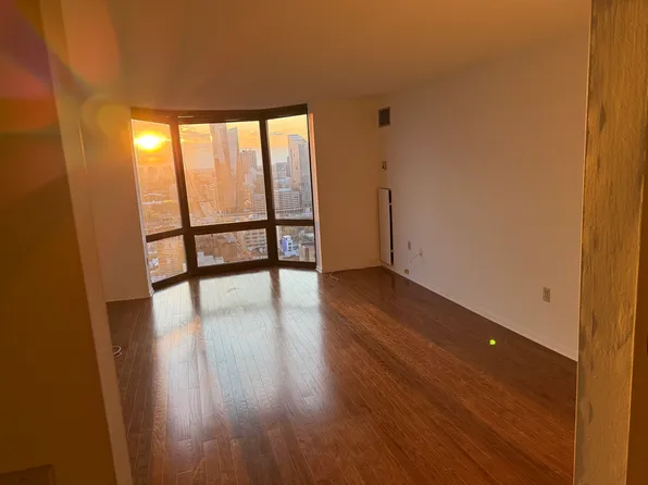 2020 Walnut St APT 28J, Philadelphia, PA 19103