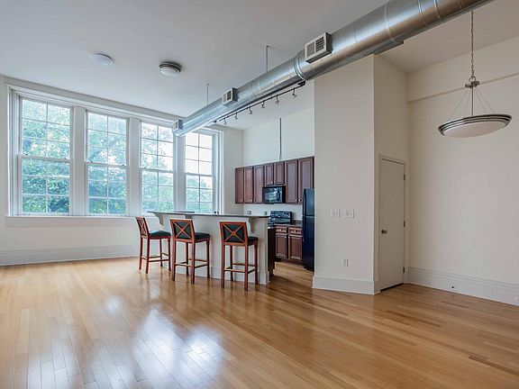 2nd image of 140 E Glenwood Ave Unit 301