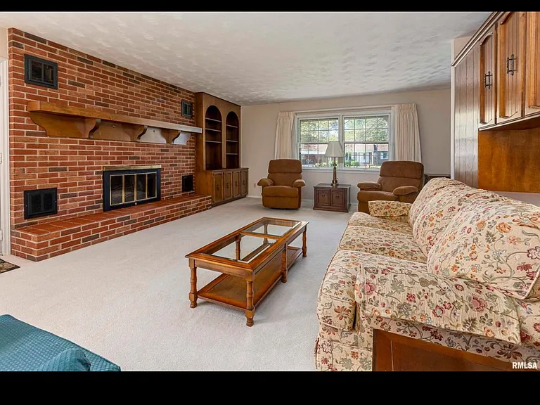 103 Boswell Rd — Photo 8