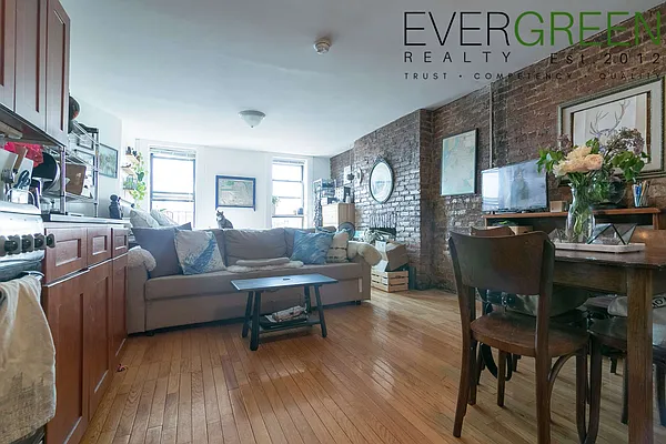 Rented by Evergreen Apartments BK | media 51
