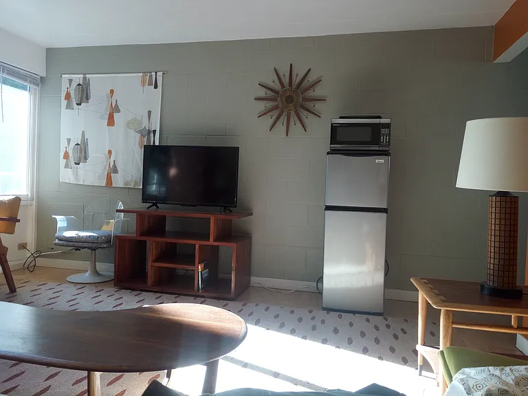1414 E Howell St #9 — Photo 2