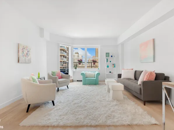 520 East 72nd Street PHA image 1 of 17