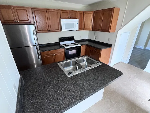 2 bed, 1100 sqft, $1,400 — Photo 3