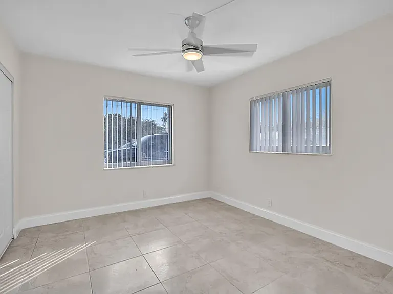 655 Jeffery St #7 — Photo 1
