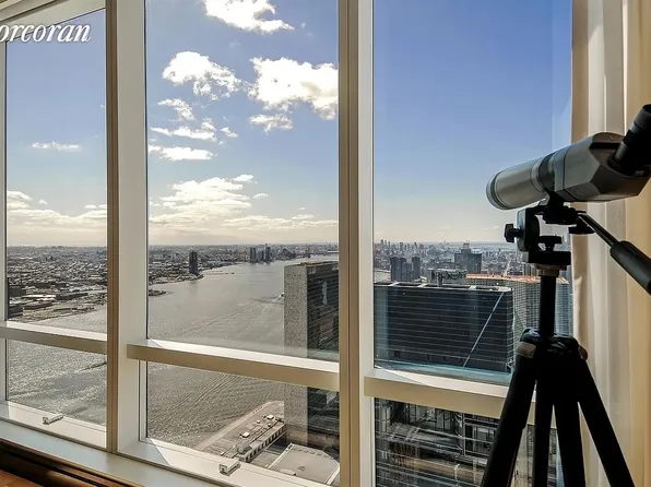 845 United Nations Plaza image 9 of 11