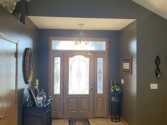 3rd image of 4417 Vista Dr